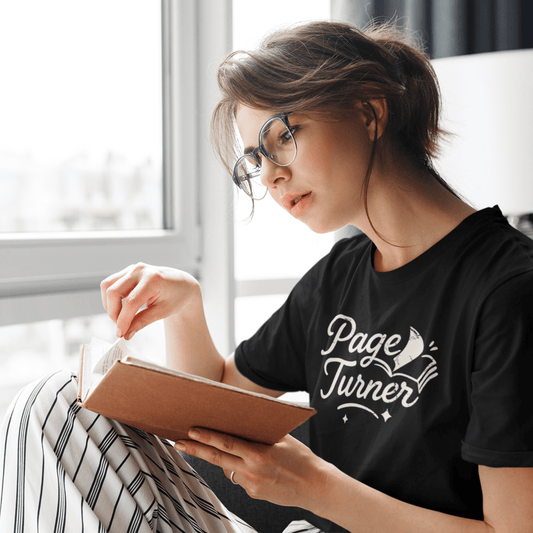 Page Turner – Vintage Book Lover T-Shirt